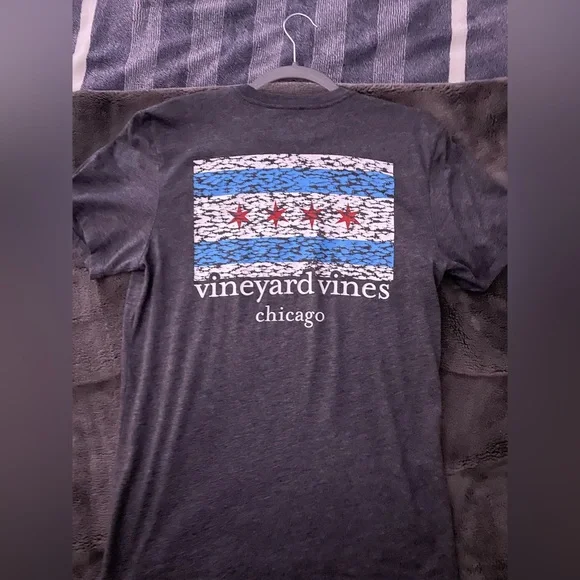 Vineyard Vines Island Tee - Picture 3 of 3